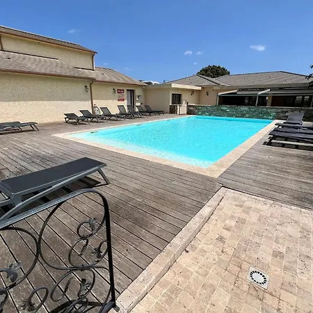 Confortable Avec Piscine