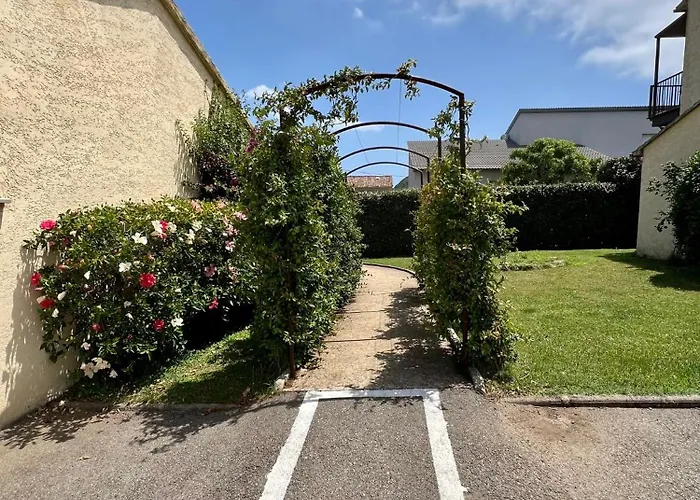 Confortable Avec Piscine