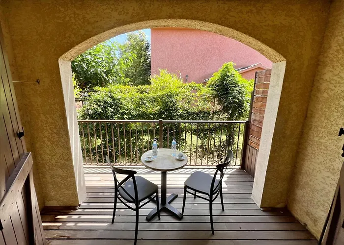 Confortable Avec Piscine Appartement *