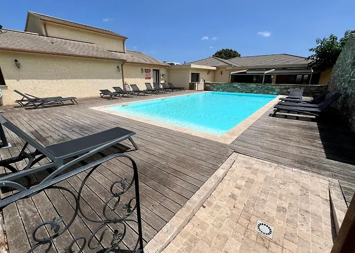 Confortable Avec Piscine